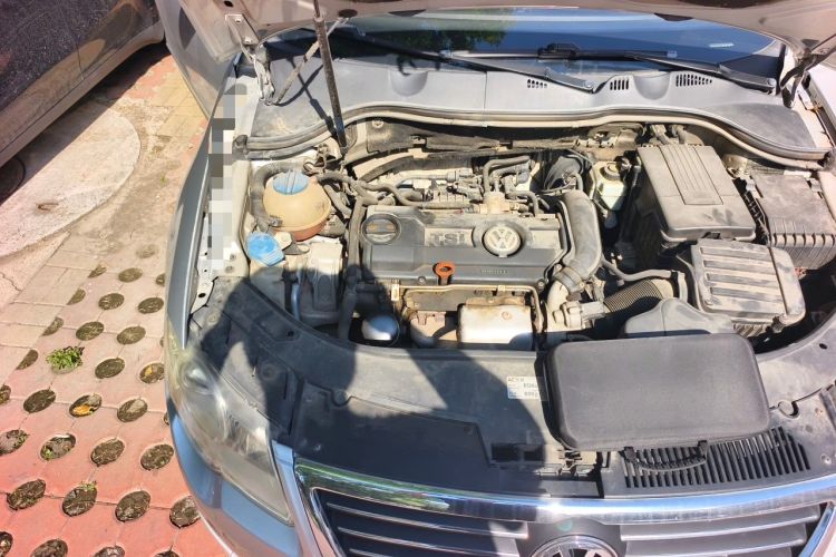 Used Volkswagen Magotan 2011 1.4 TSI Elite Edition Engine Bay Right