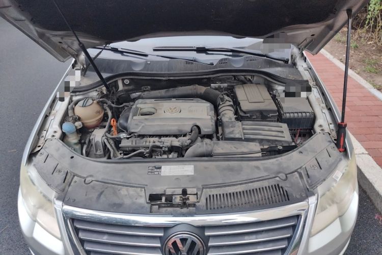 Used Volkswagen Magotan 2011 1.8TSI DSG Luxury Model Engine Bay