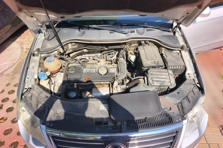 Used Volkswagen Magotan 2011 1.4 TSI Elite Edition Engine Bay