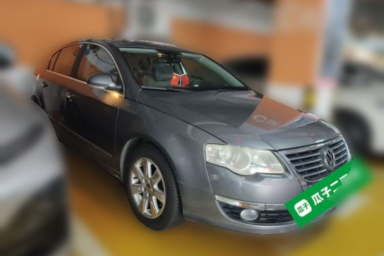 Used Volkswagen Magotan 2011 1.8TSI DSG Comfort Model Front Right 45 Deg