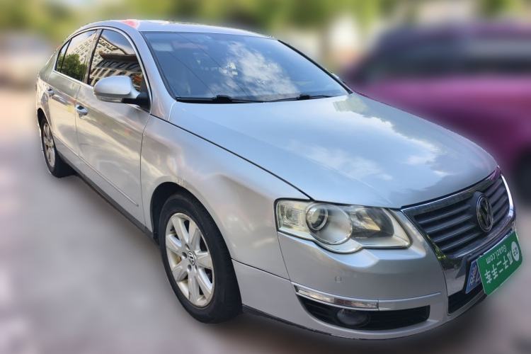 Used Volkswagen Magotan 2011 1.4 TSI Elite Edition Front Right 45 Deg