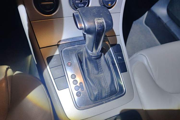 Used Volkswagen Magotan 2011 1.8TSI DSG Comfort Model Gear Lever