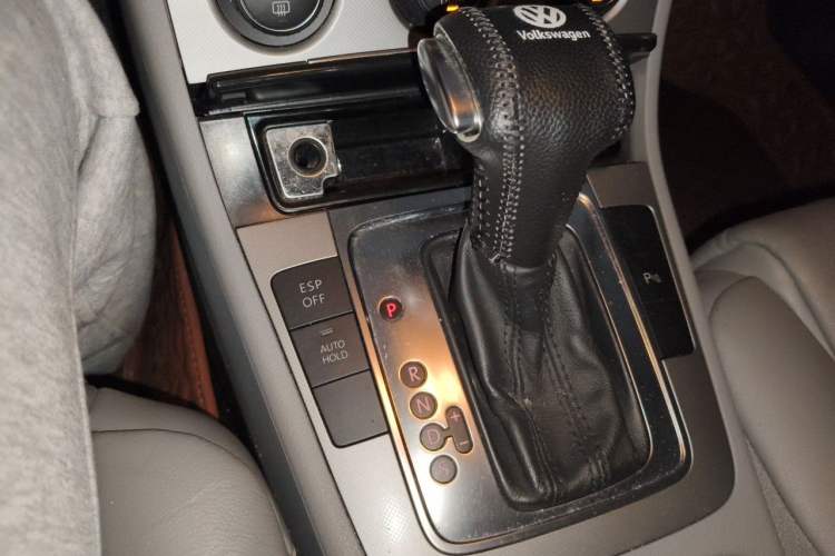 Used Volkswagen Magotan 2011 1.8TSI DSG Comfort Model Gear Lever