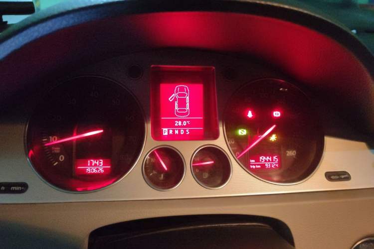 Used Volkswagen Magotan 2011 1.8TSI DSG Comfort Model Instrument Cluster