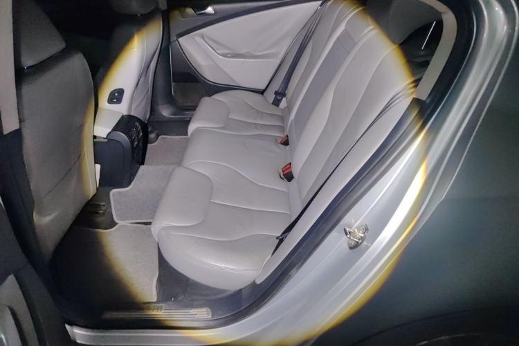 Used Volkswagen Magotan 2011 1.8TSI DSG Comfort Model Left Rear Seat