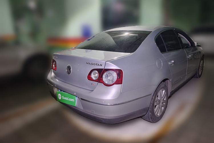 Used Volkswagen Magotan 2011 1.8TSI DSG Comfort Model Rear Right 45 Deg