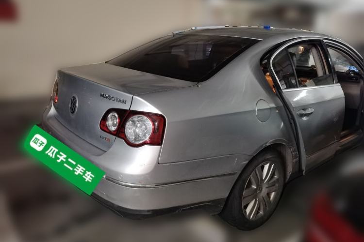 Used Volkswagen Magotan 2011 1.8TSI DSG Comfort Model Rear Right 45 Deg