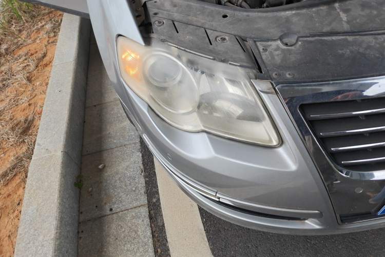 Used Volkswagen Magotan 2011 1.8TSI DSG Comfort Model Right Front Headlight