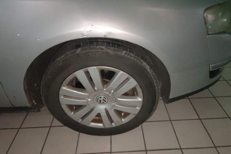 Used Volkswagen Magotan 2011 1.8TSI DSG Comfort Model Right Front Wheel Hub