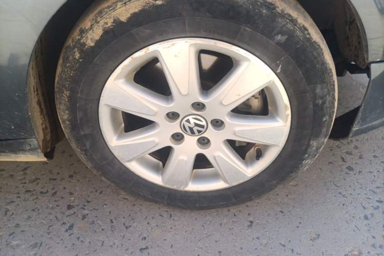 Used Volkswagen Magotan 2011 1.4 TSI Elite Edition Right Front Wheel Hub