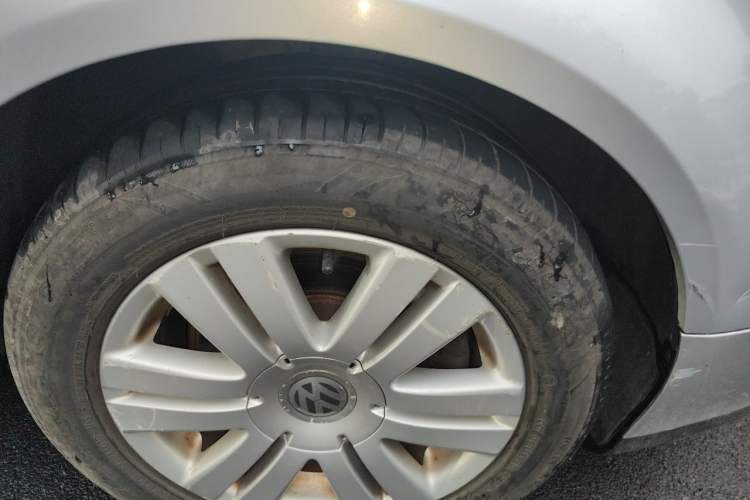 Used Volkswagen Magotan 2011 1.8TSI DSG Luxury Model Right Front Wheel Hub