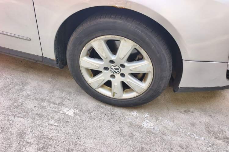 Used Volkswagen Magotan 2011 1.4 TSI Elite Edition Right Front Wheel Hub