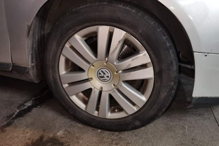Used Volkswagen Magotan 2011 1.8TSI DSG Comfort Model Right Front Wheel Hub