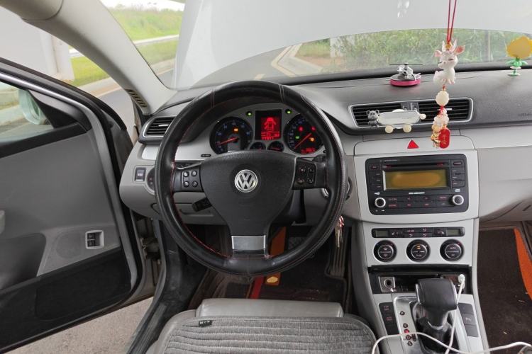 Used Volkswagen Magotan 2011 1.8TSI DSG Comfort Model Steering Wheel