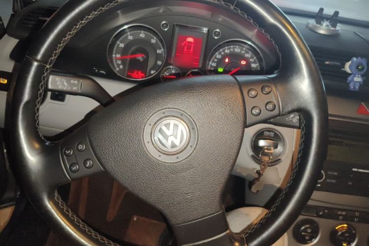 Used Volkswagen Magotan 2011 1.8TSI DSG Comfort Model Steering Wheel