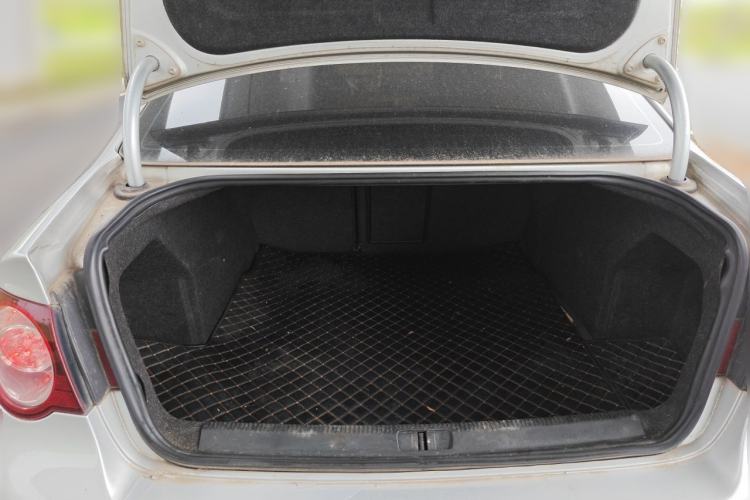 Used Volkswagen Magotan 2011 1.8TSI DSG Comfort Model Trunk