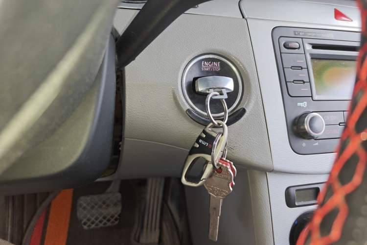 Used Volkswagen Magotan 2011 1.8TSI DSG Comfort Model Vehicle Key