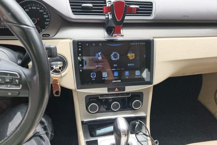 Used Volkswagen Magotan 2012 Revised Version 1.8TSI Leading Edition Audio And AC Panel