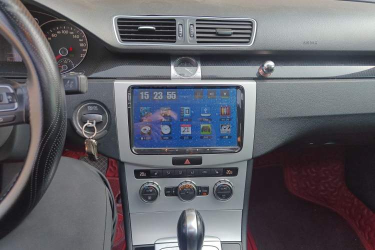 Used Volkswagen Magotan 2012 1.8TSI Luxury Model Audio And AC Panel