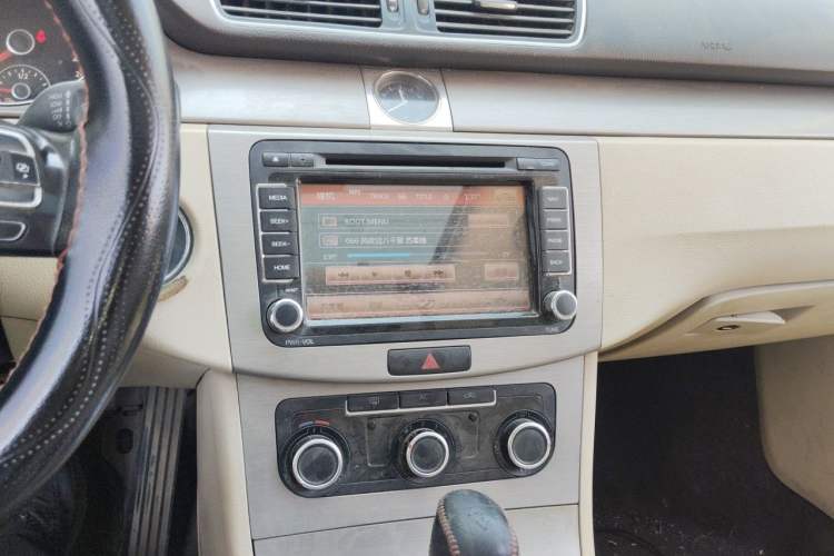 Used Volkswagen Magotan 2012 Revised Version 1.8TSI Leading Edition Audio And AC Panel