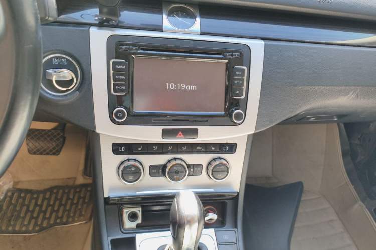 Used Volkswagen Magotan 2012 Facelift 1.8TSI Prestige Model Audio And AC Panel