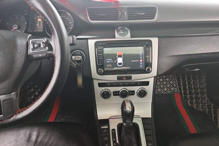 Used Volkswagen Magotan 2012 1.8TSI Luxury Model Audio And AC Panel