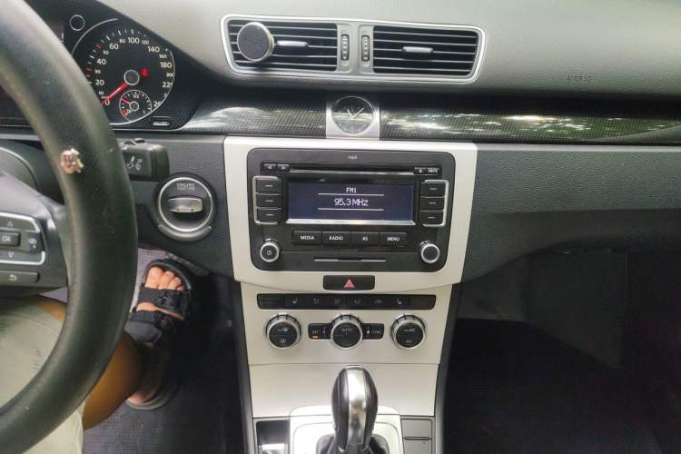 Used Volkswagen Magotan 2012 Revised 1.8TSI Luxury Version Audio And AC Panel