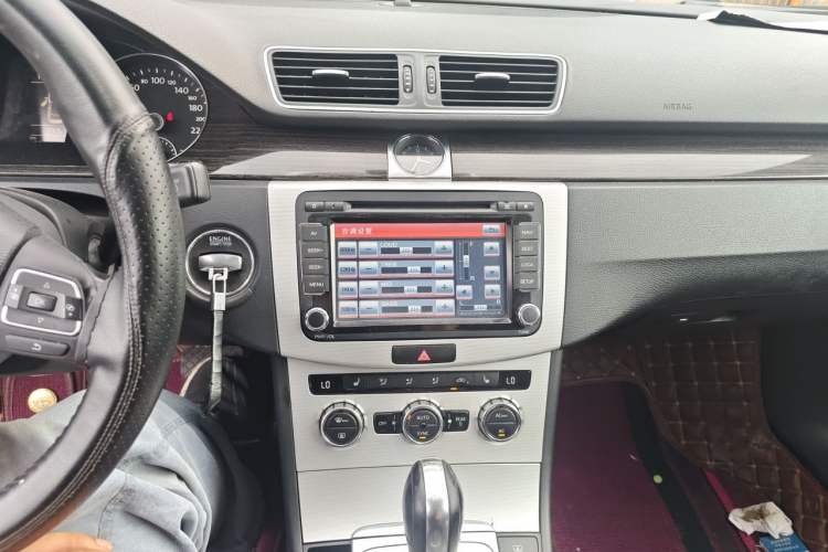 Used Volkswagen Magotan 2012 1.8TSI Prestige Model Audio And AC Panel