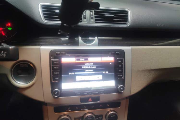 Used Volkswagen Magotan 2012 Facelift 1.8TSI Prestige Model Audio And AC Panel