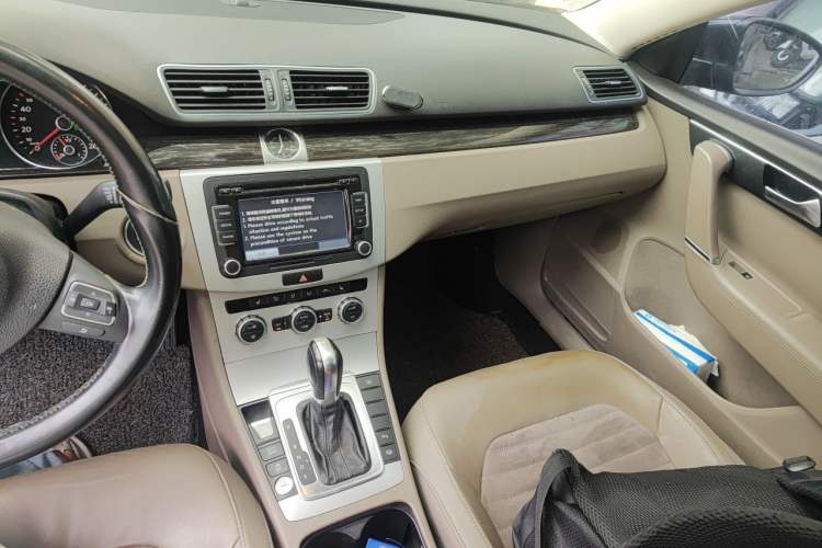 Used Volkswagen Magotan 2012 Facelift 1.8TSI Prestige Model Audio And AC Panel