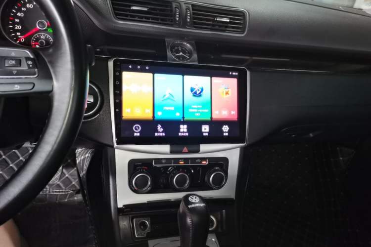 Used Volkswagen Magotan 2012 Revised Version 1.8TSI Leading Edition Audio And AC Panel