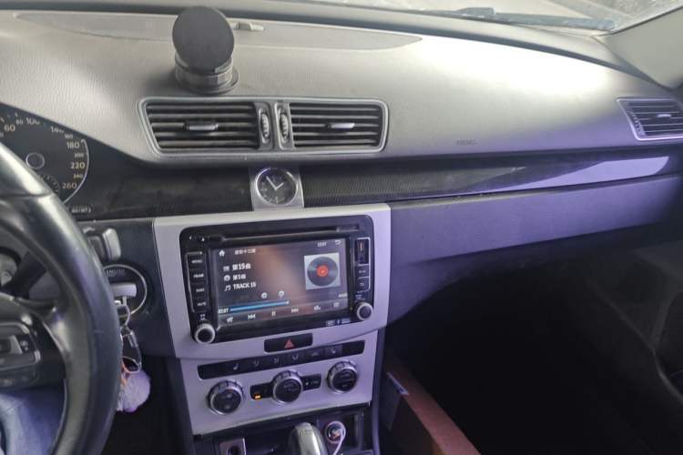 Used Volkswagen Magotan 2012 Revised 1.8TSI Luxury Version Audio And AC Panel