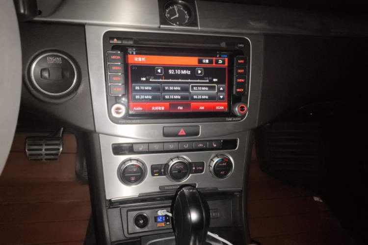 Used Volkswagen Magotan 2012 Travel Edition 2.0 TSI 4x4 Comfort Version Audio And AC Panel