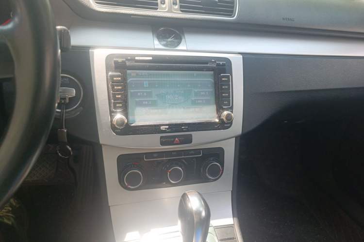 Used Volkswagen Magotan 2012 Revised Version 1.8TSI Leading Edition Audio And AC Panel