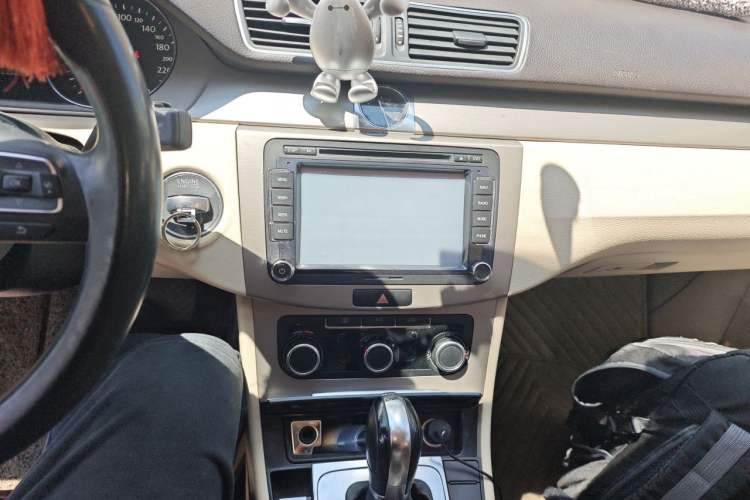 Used Volkswagen Magotan 2012 Revised Version 1.8TSI Leading Edition Audio And AC Panel