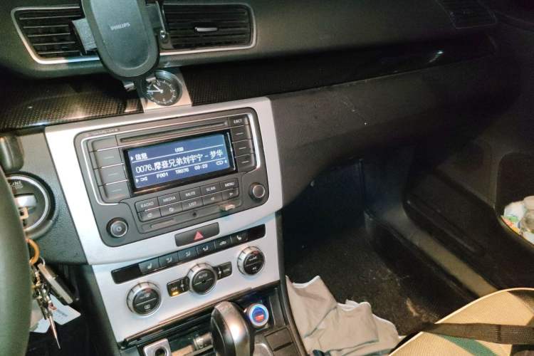Used Volkswagen Magotan 2012 1.8TSI Luxury Model Audio And AC Panel