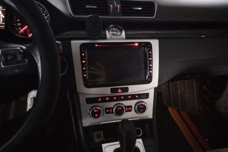 Used Volkswagen Magotan 2012 Revised 1.8TSI Luxury Version Audio And AC Panel