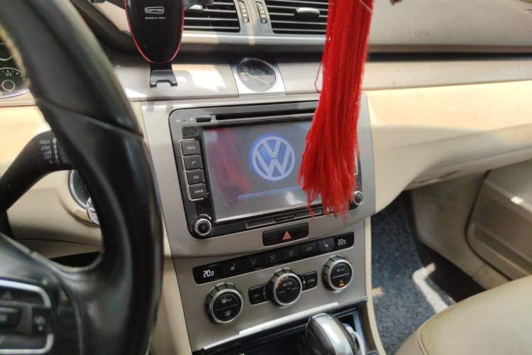 Used Volkswagen Magotan 2012 1.8TSI Luxury Model Audio And AC Panel
