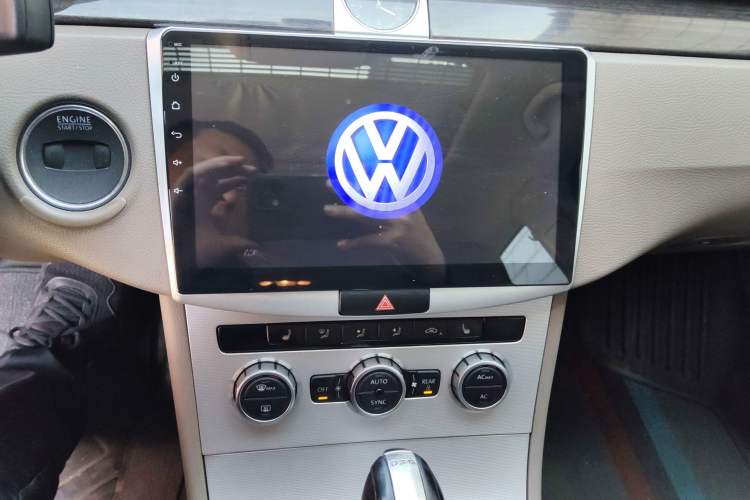 Used Volkswagen Magotan 2012 Revised Version 2.0 TSI Supreme Edition Audio And AC Panel