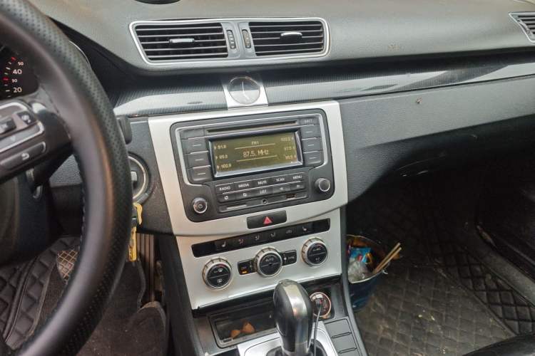 Used Volkswagen Magotan 2012 Revised 1.8TSI Luxury Version Audio And AC Panel