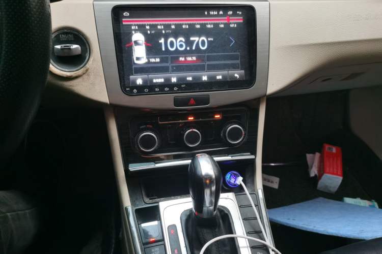 Used Volkswagen Magotan 2012 Revised Version 1.8TSI Leading Edition Audio And AC Panel