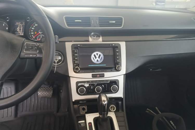 Used Volkswagen Magotan 2012 Revised Version 1.8TSI Leading Edition Audio And AC Panel