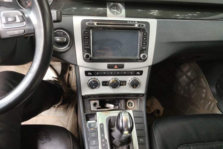 Used Volkswagen Magotan 2012 1.8TSI Luxury Model Audio And AC Panel