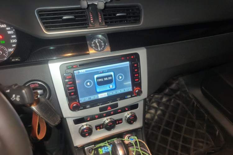 Used Volkswagen Magotan 2012 Revised Version 2.0 TSI Luxury Edition Audio And AC Panel