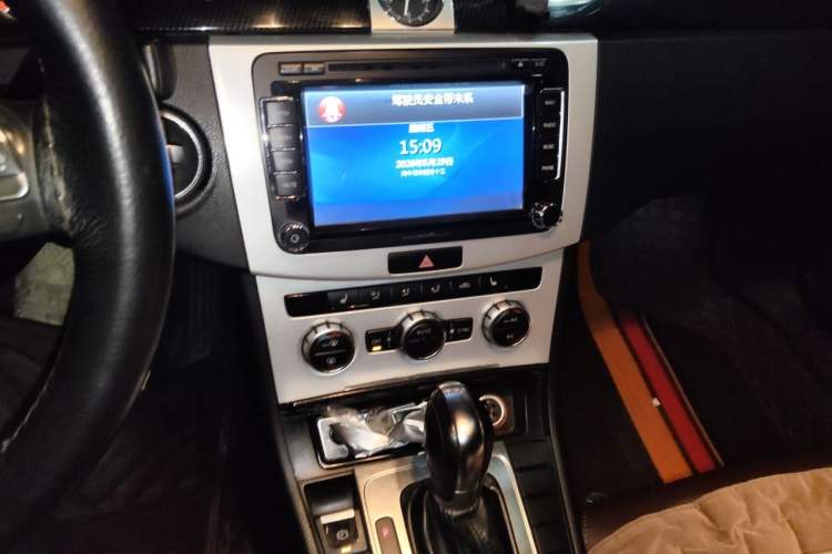 Used Volkswagen Magotan 2012 1.4TSI Luxury Model Audio And AC Panel