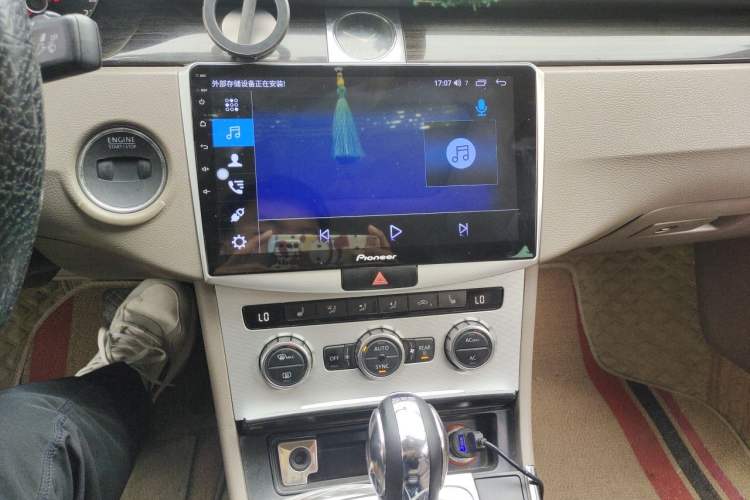 Used Volkswagen Magotan 2012 2.0 TSI Ultimate Edition Audio And AC Panel