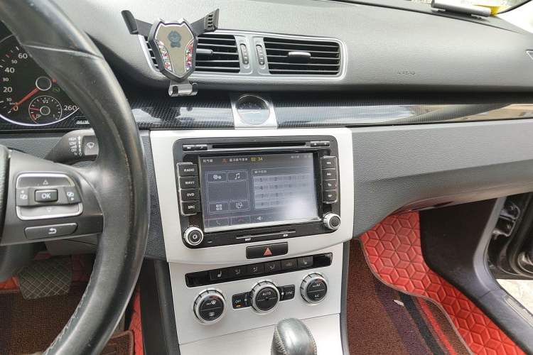 Used Volkswagen Magotan 2012 1.8TSI Luxury Model Audio And AC Panel