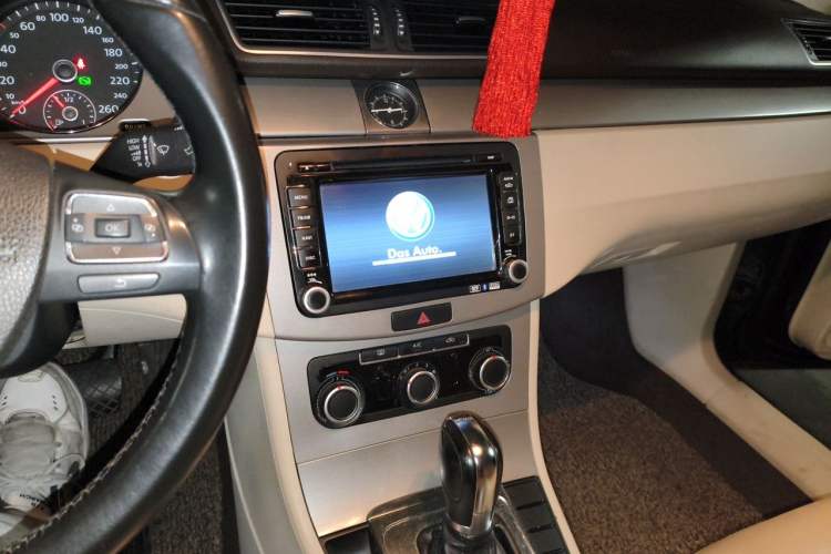 Used Volkswagen Magotan 2012 Revised Version 1.8TSI Leading Edition Audio And AC Panel