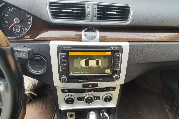 Used Volkswagen Magotan 2012 3.0 FSI Flagship Edition Audio And AC Panel