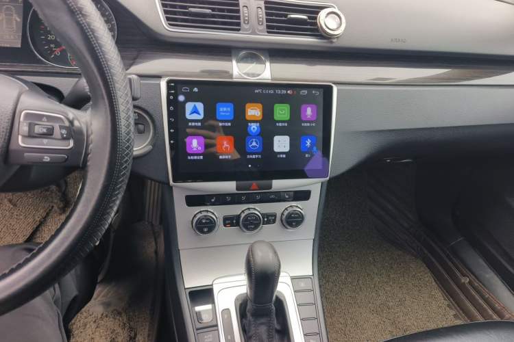 Used Volkswagen Magotan 2012 Facelift 1.8TSI Prestige Model Audio And AC Panel